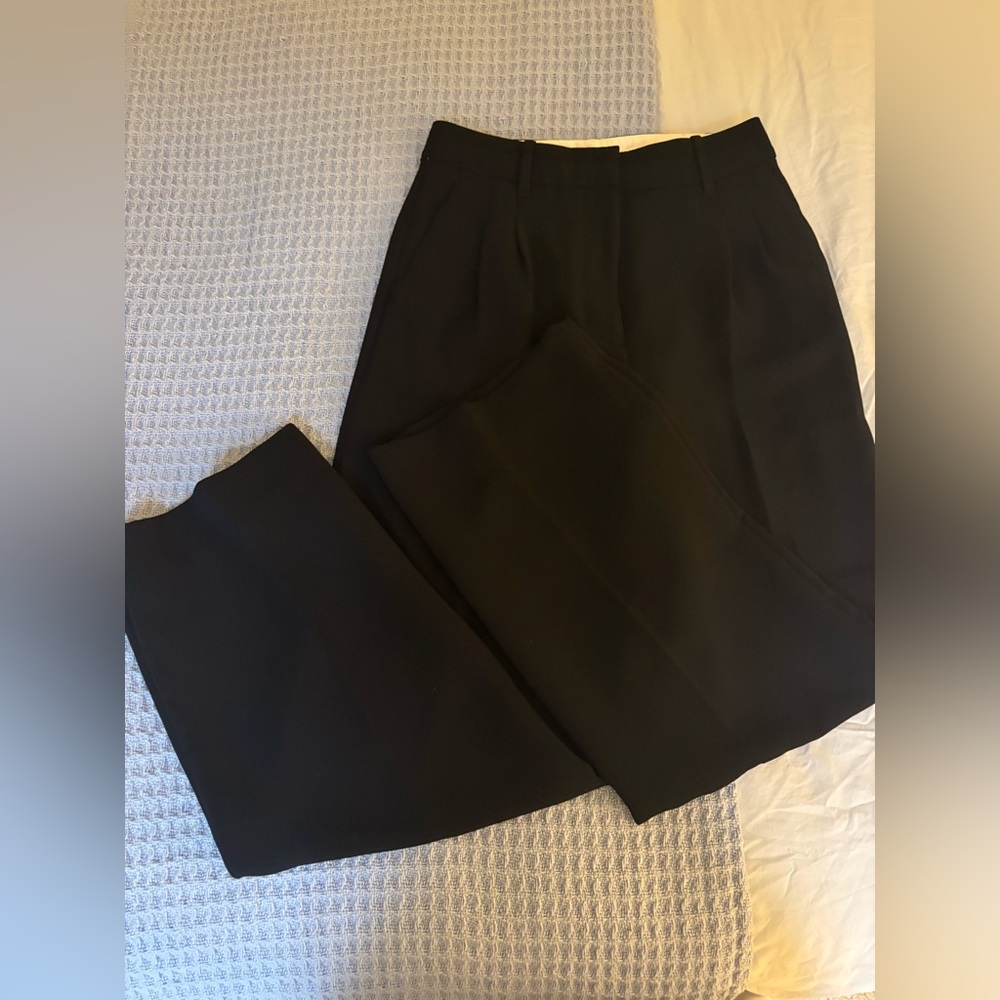 Aritzia Effortless pant - NWOT